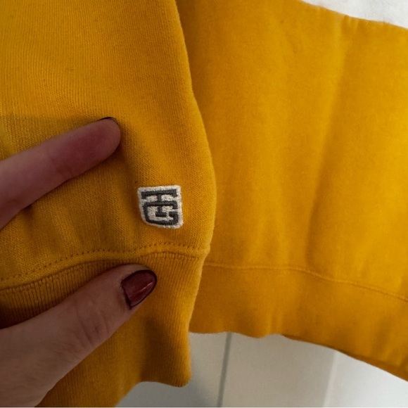 University of Minnesota Crewneck size small tailgate brand - Picture 5 of 6